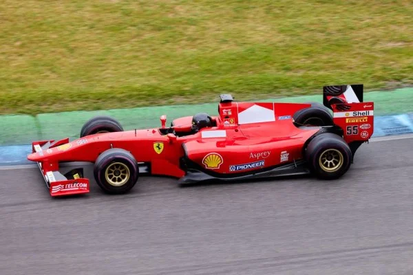 周冠宇F1席位前景分析 索伯车队2026阵容悬念与奥迪选择未来还有没有机会